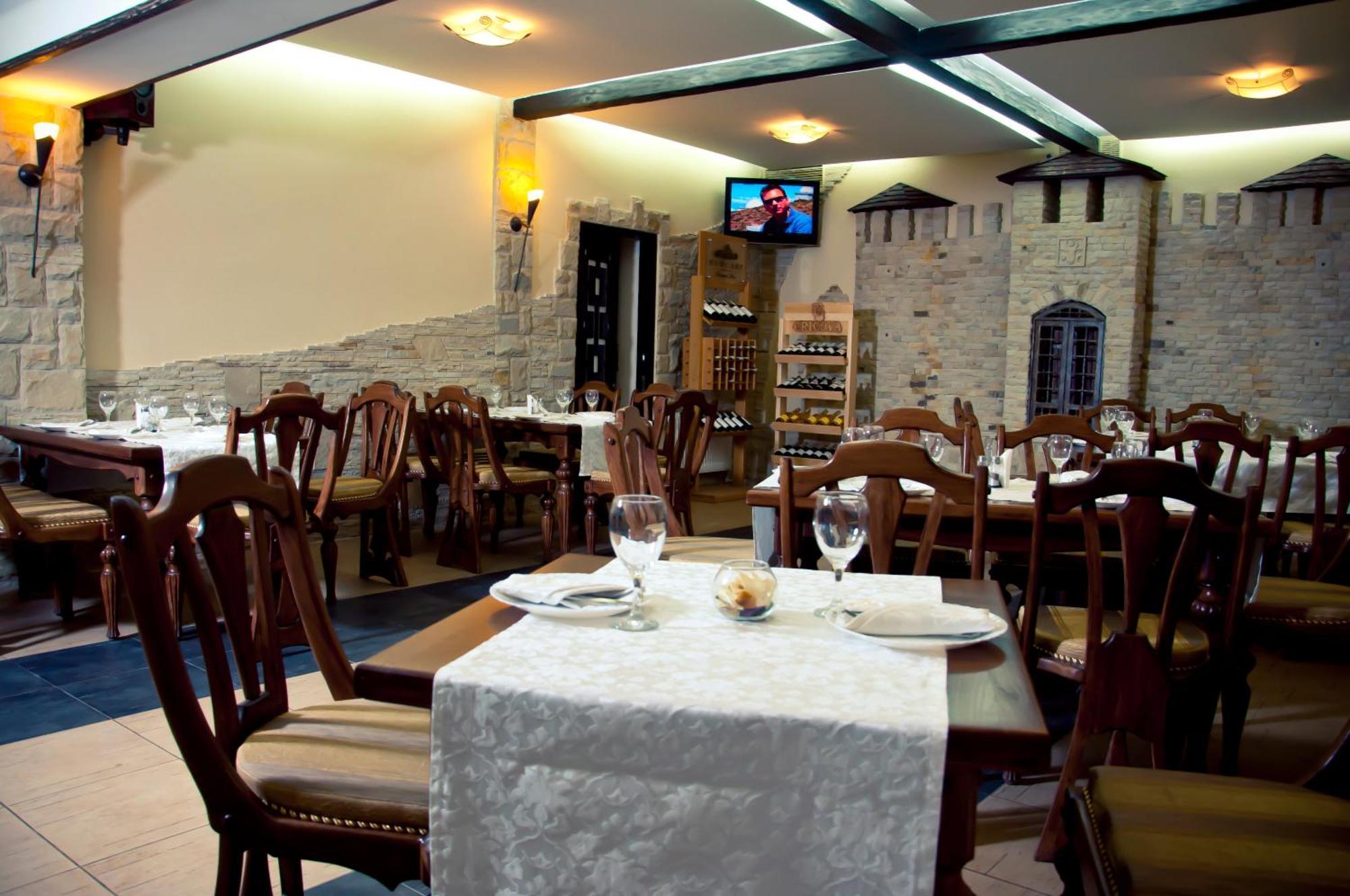 Central Hotel Сорока Екстериор снимка