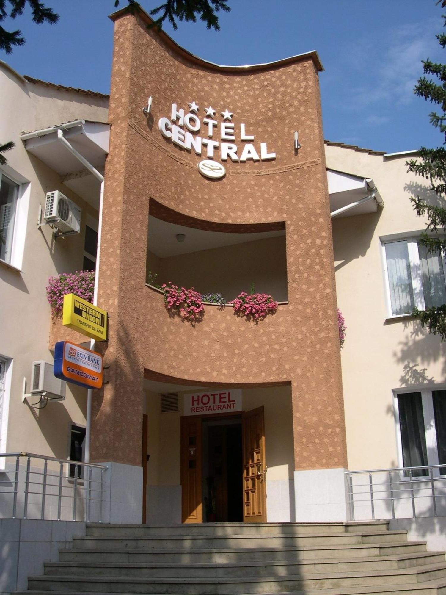 Central Hotel Сорока Екстериор снимка