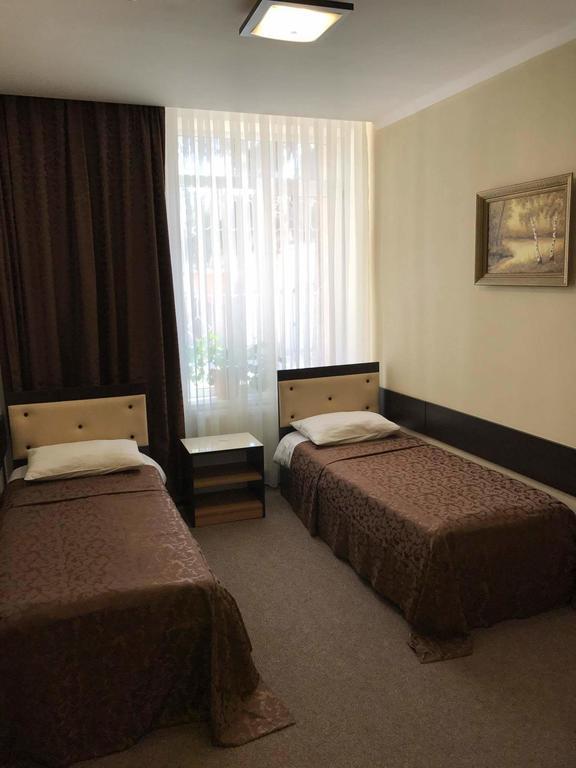 Central Hotel Сорока Екстериор снимка