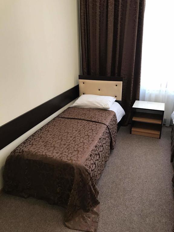 Central Hotel Сорока Екстериор снимка