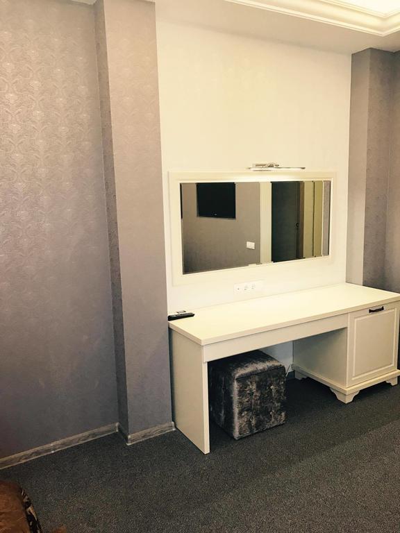 Central Hotel Сорока Екстериор снимка