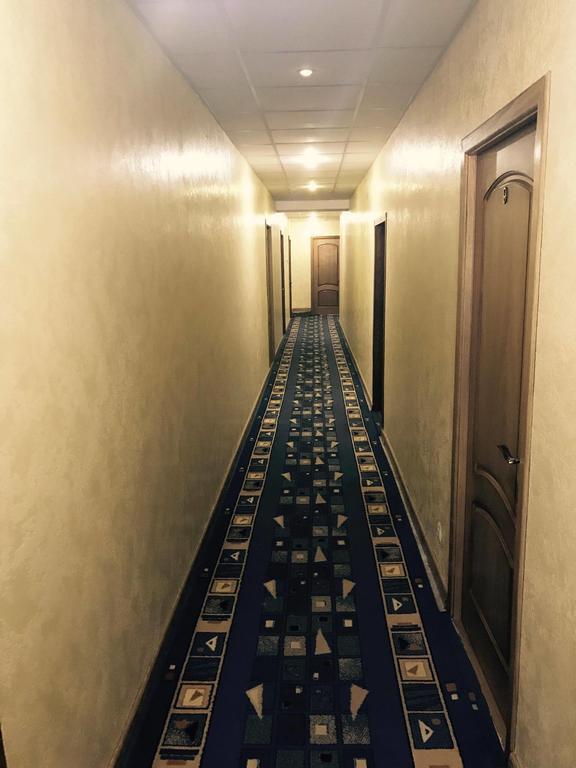Central Hotel Сорока Екстериор снимка