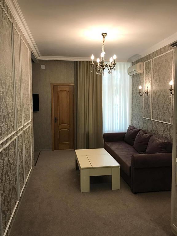 Central Hotel Сорока Екстериор снимка